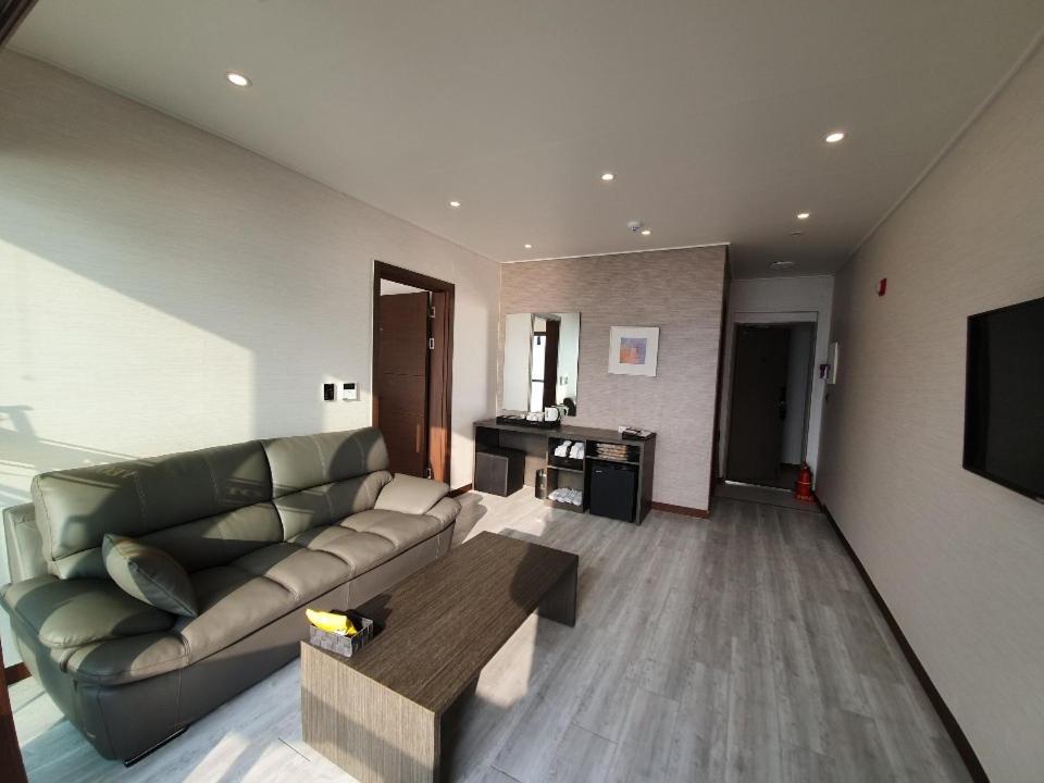 Hotel Wooyeon Flora بوريونغ المظهر الخارجي الصورة